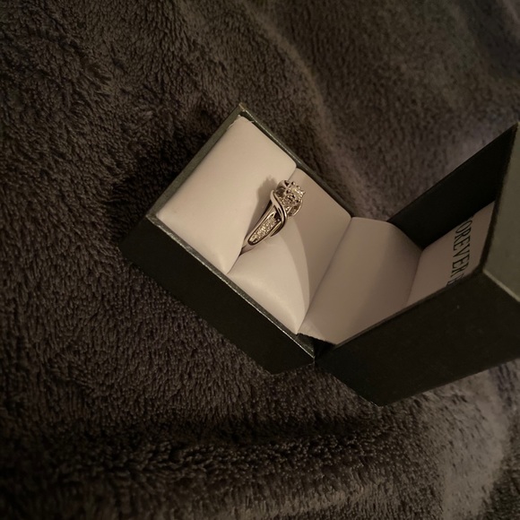 Ring - Picture 2 of 5